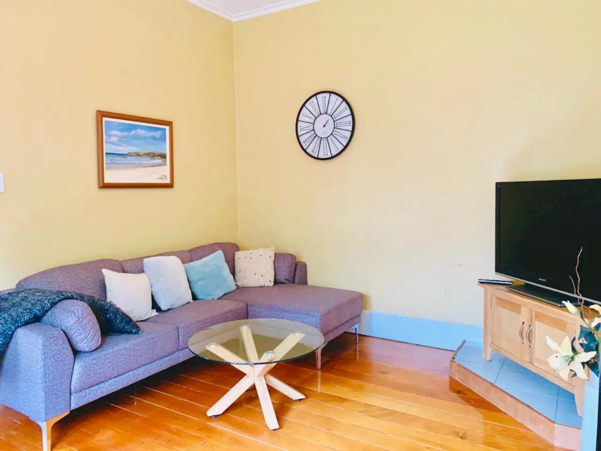 Sunny 4 Bedroom House In The Heart Of Mount Roskill * Auckland